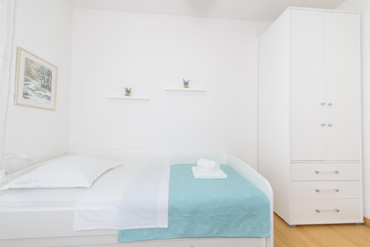Apartment Nikolina Подстрана Екстер'єр фото